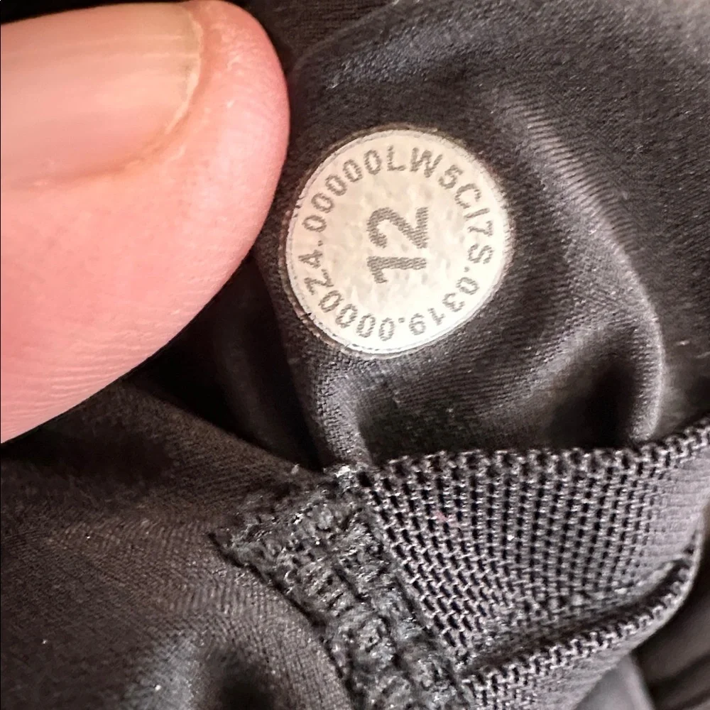 Lululemon On the Fly 7/8 Pant Incognito Camo Multi Grey sz 12 EXCELLENT - Picture 3 of 5